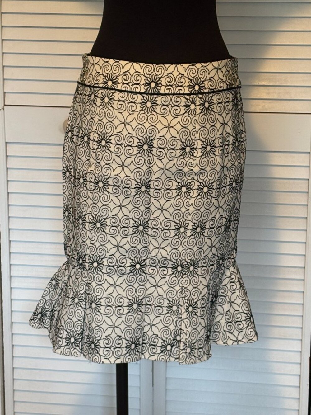 Nanette Lepore Embroidered Trumpet Skirt, Black & Ivory 8 - Picture 5 of 8